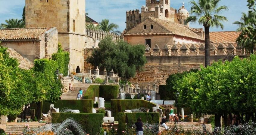 Elegant İspanya ve Endülüs - Sunexpress Havayolları İle - İzmir Hareketli 6 Gece ( Mad-Bcn )