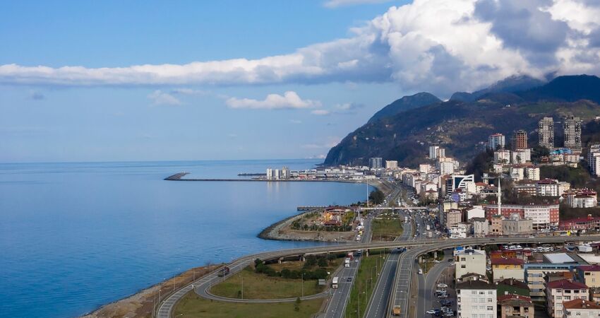  İZMİR  ÇIKIŞLI KARADENİZ RÜYASI VE BATUM TURU (7 GECE 8 GÜN) ( 5 GECE OTEL KONAKLAMASI) BATUM GEZİSİ DAHİL