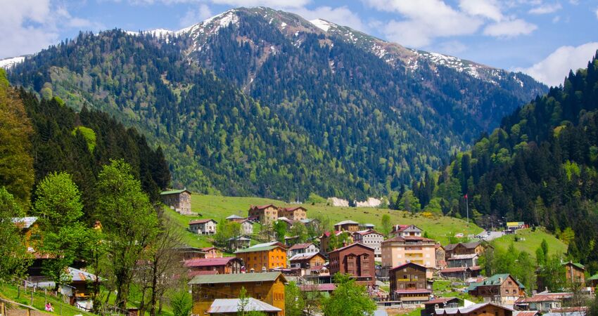  İZMİR  ÇIKIŞLI KARADENİZ RÜYASI VE BATUM TURU (7 GECE 8 GÜN) ( 5 GECE OTEL KONAKLAMASI) BATUM GEZİSİ DAHİL